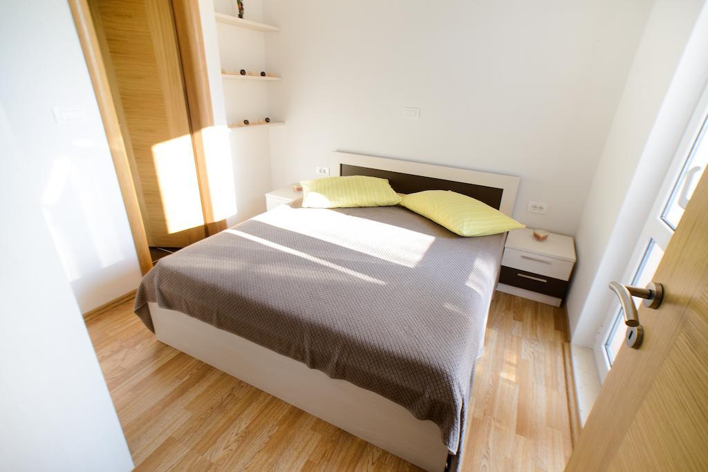 Lara Apartments Makarska Room photo